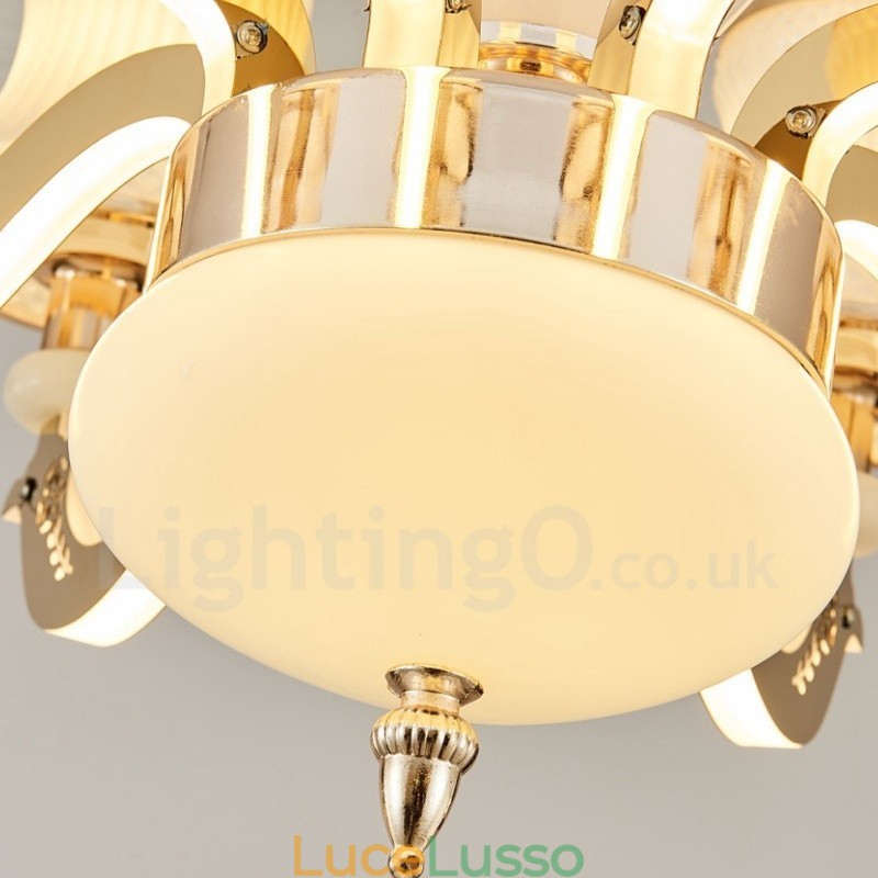 Lampadario tradizionale classico in metallo integrato a 8 luci