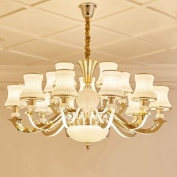Lampadario tradizionale classico in metallo integrato a 15 luci