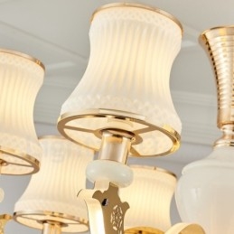 Lampadario tradizionale classico in metallo integrato a 15 luci