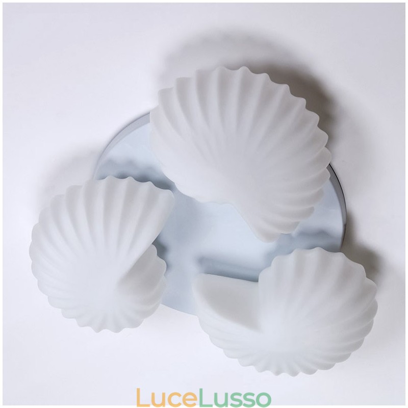 Lampadario tradizionale classico integrato a 3 luci con paralume in vetro