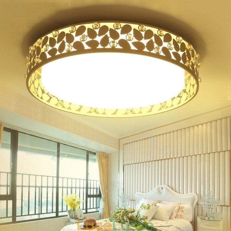 Lampada da soffitto moderna e contemporanea in metallo integrata