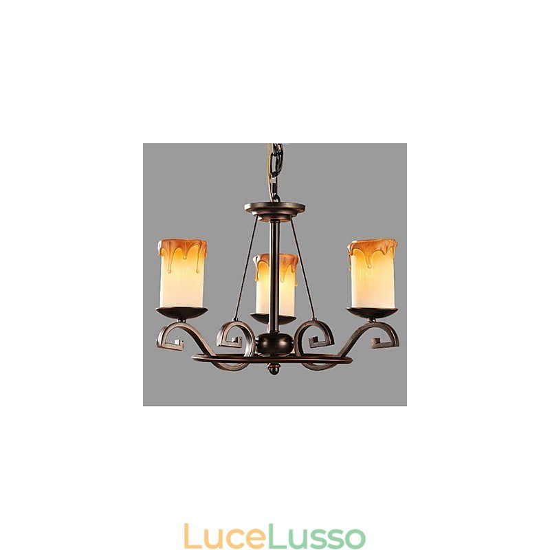 Studia il lampadario antico in ferro con candela