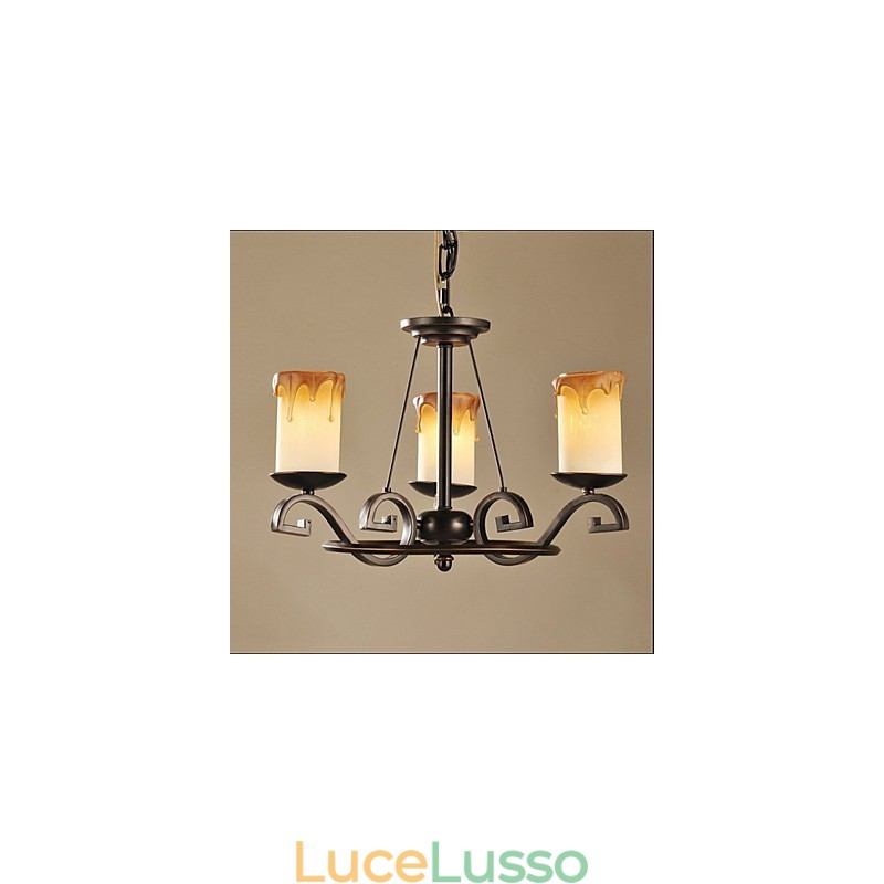 Studia il lampadario antico in ferro con candela