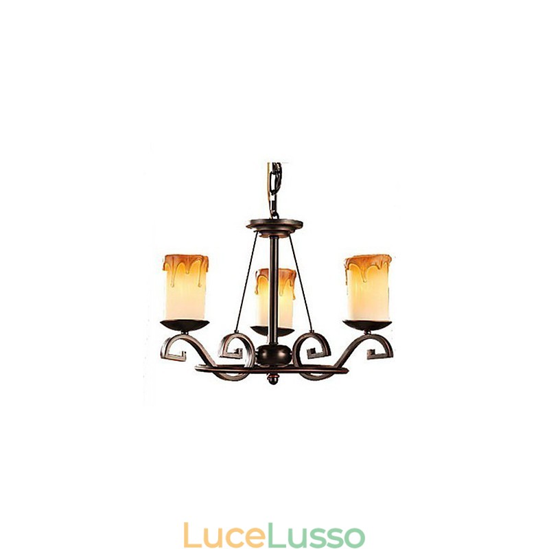 Studia il lampadario antico in ferro con candela