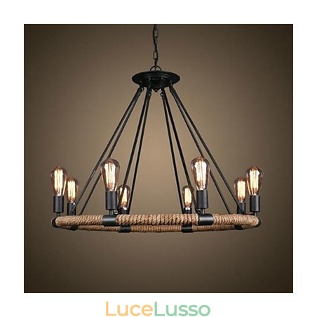 Lampada a sospensione in metallo con pittura tradizionale classica rustica, stile lodge, vintage, retrò. Lampada a sospensione in metallo con pittura tradizionale classica rustica, stile lodge, vintage, retrò.