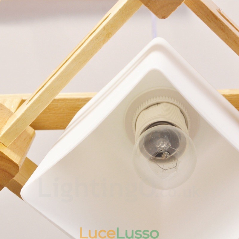 Lampada a sospensione moderna in stile nordico contemporaneo in legno chiaro con paralume in tessuto