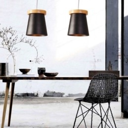1 lampada a sospensione moderna in stile nordico contemporaneo in legno chiaro con paralume in ferro