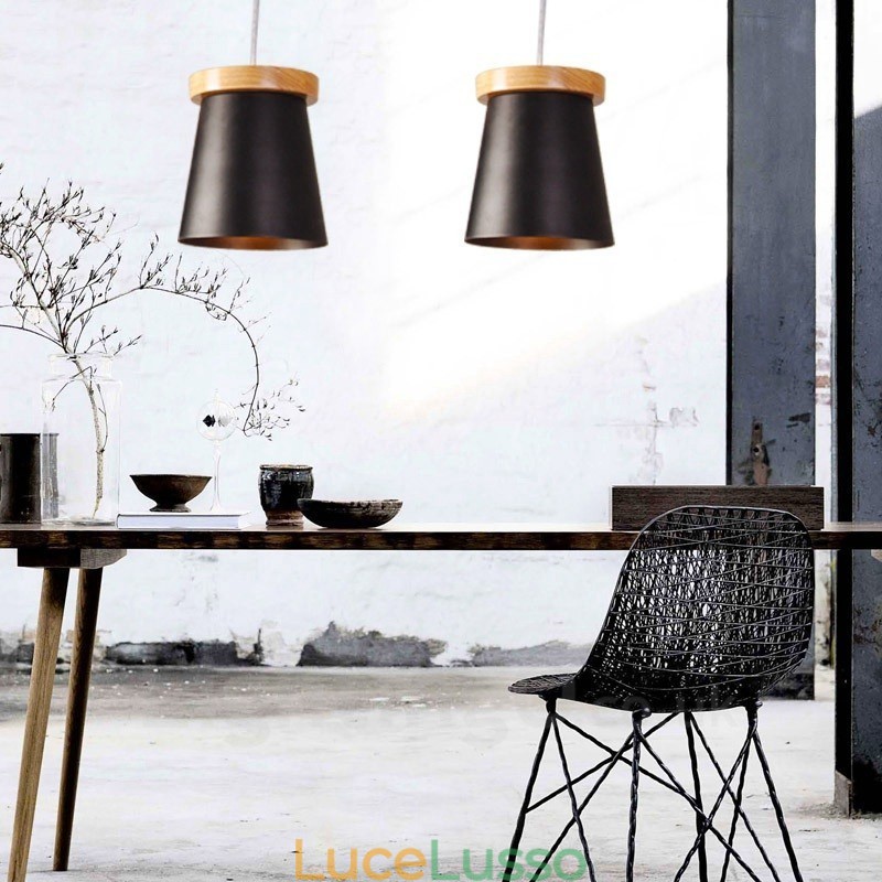 1 lampada a sospensione moderna in stile nordico contemporaneo in legno chiaro con paralume in ferro