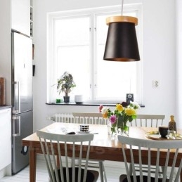 1 lampada a sospensione moderna in stile nordico contemporaneo in legno chiaro con paralume in ferro
