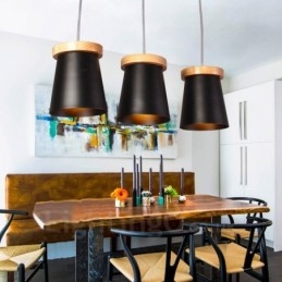 Lampada a sospensione moderna in stile nordico contemporaneo in legno chiaro con paralume in ferro