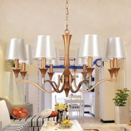 Lampadario a 8 luci in stile candela