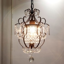 Lampadario in ferro dipinto con lampada moderna in cristallo trasparente