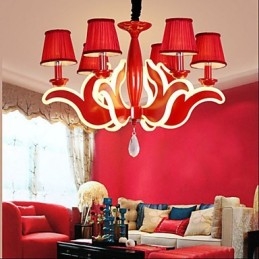 Lampadario in acrilico rosso con luci da giardino creative