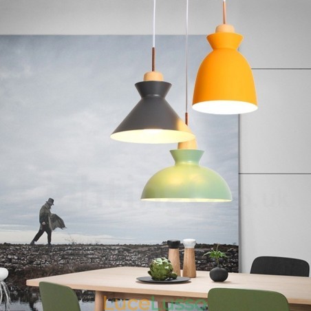 Lampada a sospensione moderna contemporanea in acciaio con paralume in lega di alluminio Lampada a sospensione moderna contemporanea in acciaio con paralume in lega di alluminio