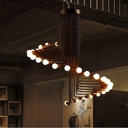 Lampadario in metallo dipinto in stile country