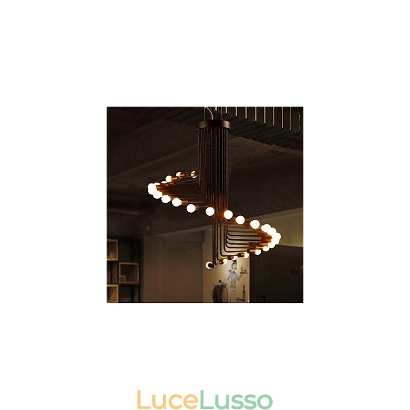 Lampadario in metallo dipinto in stile country