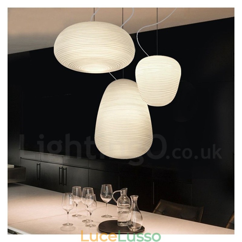 Lampada a sospensione moderna e contemporanea da soffitto con paralume in vetro