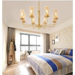 Lampadario moderno contemporaneo in ottone a 8 luci con paralume in vetro