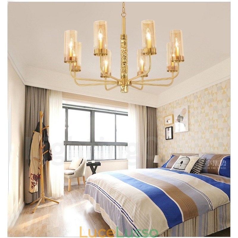 Lampadario moderno contemporaneo in ottone a 8 luci con paralume in vetro