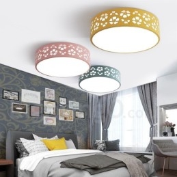 Lampada da soffitto moderna e contemporanea in acciaio
