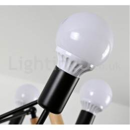 Negozio di abbigliamento postmoderno con lampadario a forma di ragno