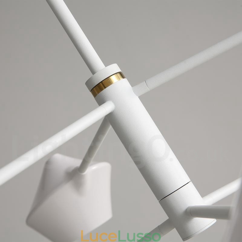 Lampadario moderno contemporaneo a tubi con paralumi in acrilico bianco e nero
