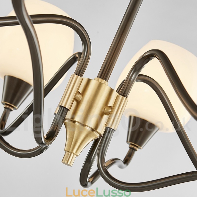Lampadario a candela in ottone retrò vintage con paralumi in vetro