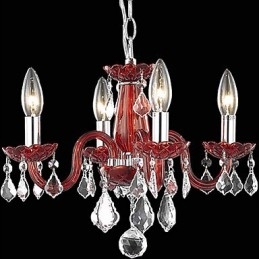 Lampadario di cristallo in primo piano con 4 luci in rosso