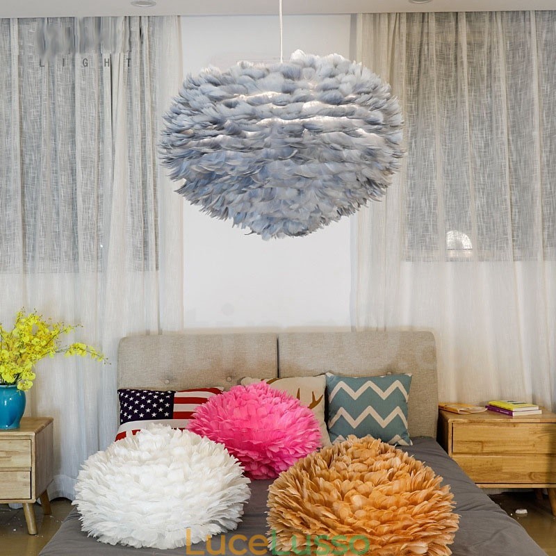 Lampadario a forma di piuma multicolore, moderno e contemporaneo
