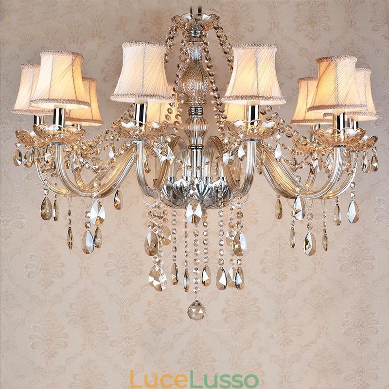 Lampadario in cristallo K9 grande con paralumi color cognac