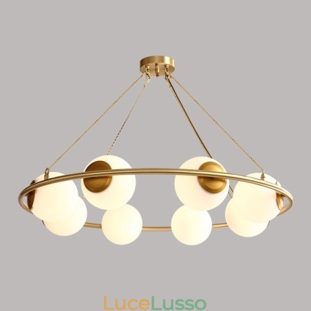 Lampadario rotondo rustico in ottone puro con paralumi bianchi Lampadario rotondo rustico in ottone puro con paralumi bianchi