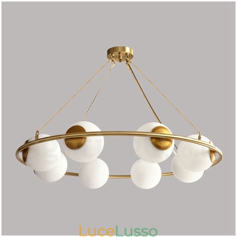 Lampadario rotondo rustico in ottone puro con paralumi bianchi