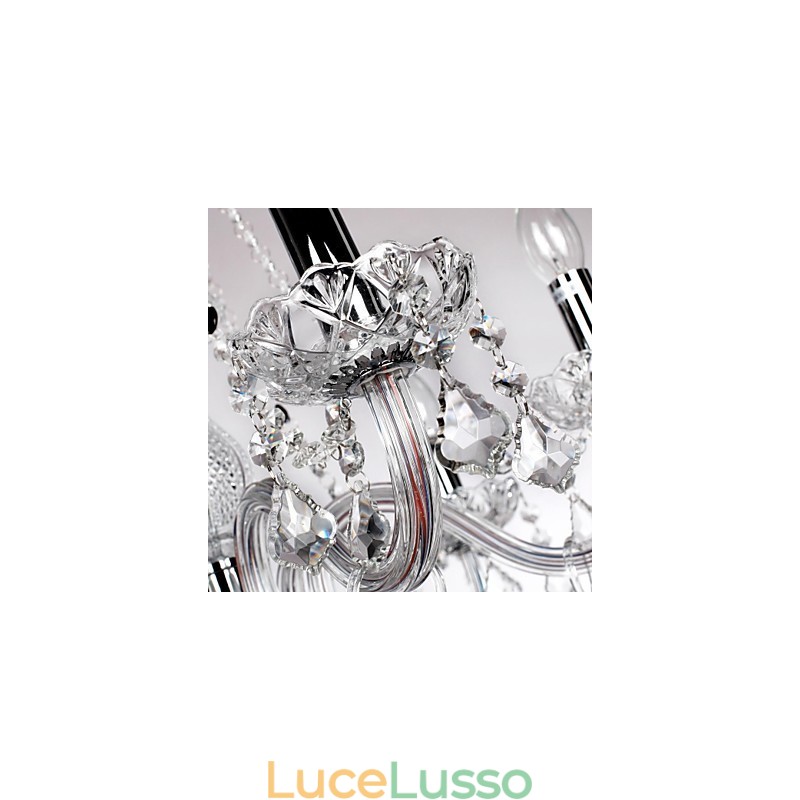Lampadario di lusso a 6 luci in primo piano