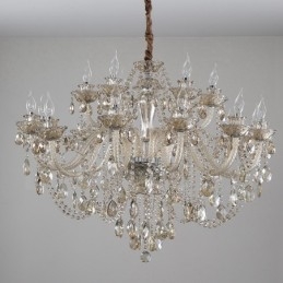Lampadario elegante con 18 (12+6) luci color cognac e candele di cristallo