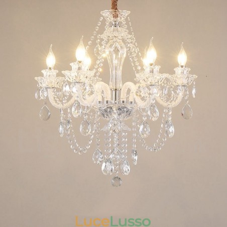 Lampadario a 6 luci in cristallo trasparente con design speciale e braccia bianche Lampadario a 6 luci in cristallo trasparente con design speciale e braccia bianche