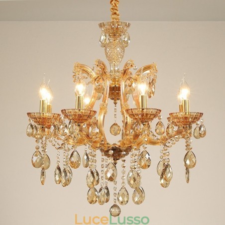 Lampadario a 8 luci in cristallo ambrato Lampadario a 8 luci in cristallo ambrato