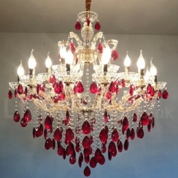 Lampadario in oro con 18 (12+6) candele di cristallo rosso di lusso