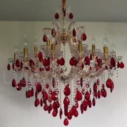 Lampadario in oro con 18 (12+6) candele di cristallo rosso di lusso