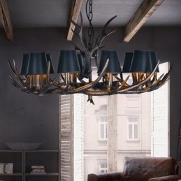 Lampadario antico retrò con paralumi in corna di cervo