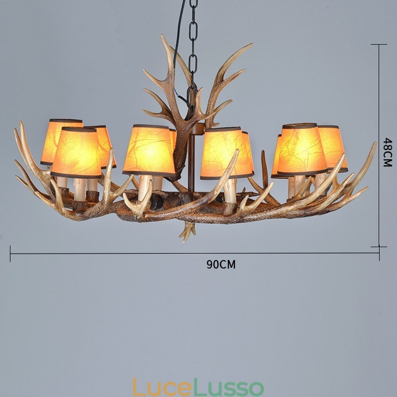 Lampadario antico retrò con paralumi in corna di cervo