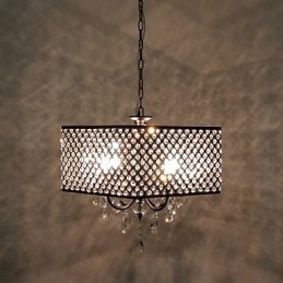 Lampadario in metallo dipinto in cristallo classico tradizionale