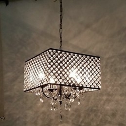 Lampadario in metallo dipinto in cristallo classico tradizionale