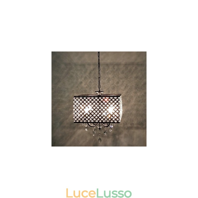 Lampadario in metallo dipinto in cristallo classico tradizionale