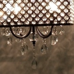 Lampadario in metallo dipinto in cristallo classico tradizionale