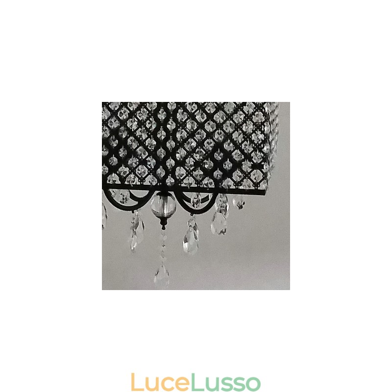 Lampadario in metallo dipinto in cristallo classico tradizionale