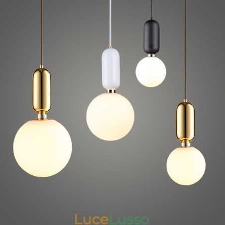 Lampada a sospensione moderna e contemporanea con paralume in vetro Lampada a sospensione moderna e contemporanea con paralume in vetro
