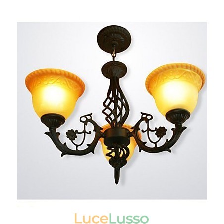 Lampadario in ferro battuto d'epoca Lampadario in ferro battuto d'epoca
