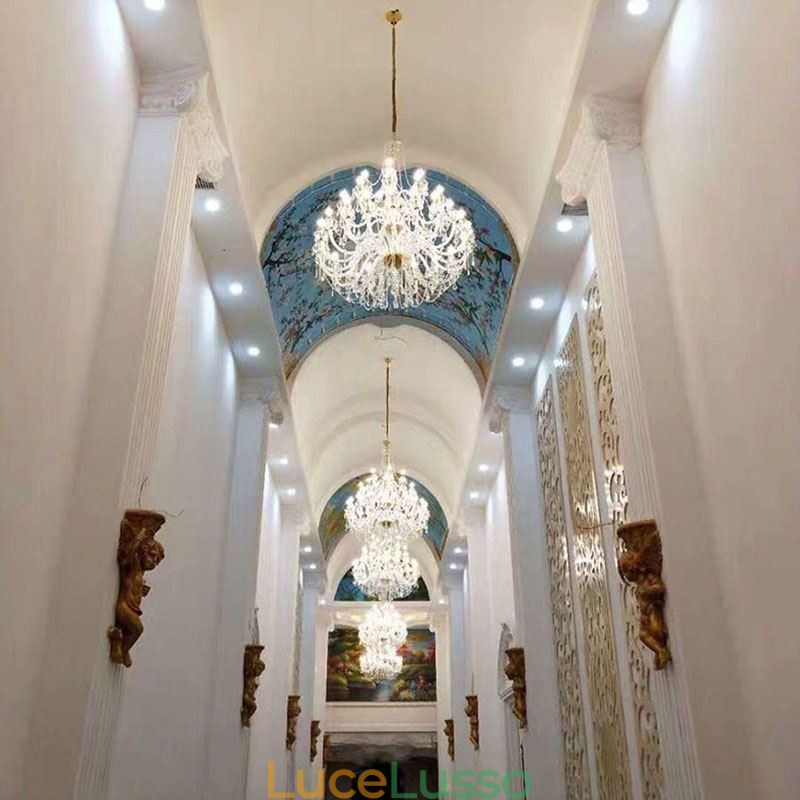 Lampadario di cristallo europeo con 32 luci, lampada da soffitto decorativa di lusso