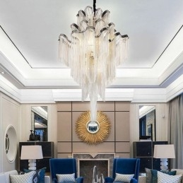 Moderna ed elegante lampada a sospensione con nappa