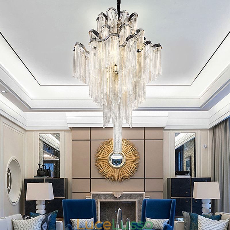 Moderna ed elegante lampada a sospensione con nappa